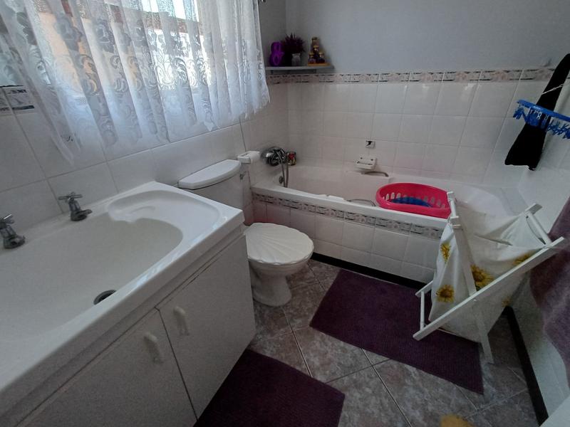 3 Bedroom Property for Sale in De Kelders Western Cape